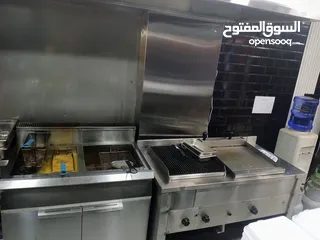  5 مطعم للبيع مقابل مجدي مول