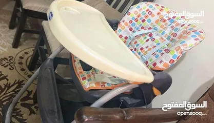  2 كرسي طعام شيكو بحاله الجديد استعمال بسيط جدا