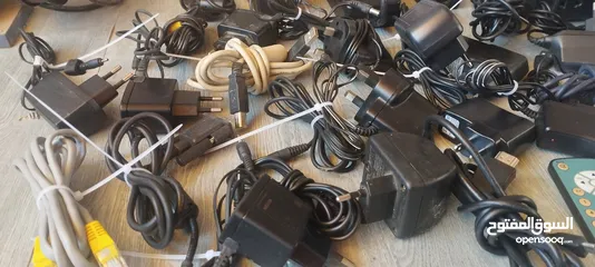  1 محولات و شواحن كمبيوتر و هواتف للبيع