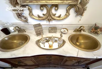  4 ‎حوض مزدوج عتيق وفاخر للحمام بسطح رخام حقيقي وصنابير نحاس أصيل