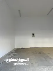  3 محل للايجار