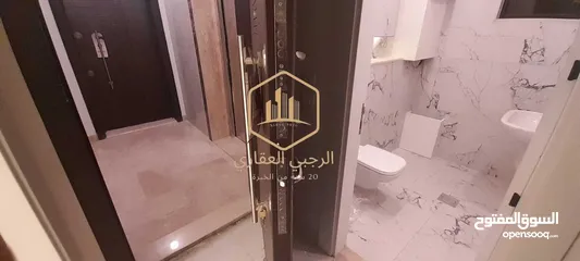  11 شقة - للايجار - لم تسكن - شارع المدينة المنورة