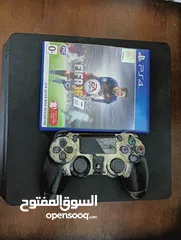  1 PS4 1TB with controller