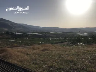  26 ارض للبيع في النصارية مطلة على جميع الجهات ما بسكر عليها حدا وصحية واصل مياه وكهرباء مع جدار جنوبي