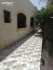  9 منزل شبه مستقل للايجار في منطقة ابو علندا قرب دوار المستندة ( الرقيم )