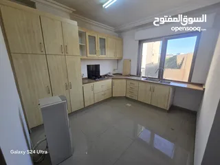  4 دير غبار ـ شقه فارغه للايجار ـ 120 متر  مناسبه جدا لعرسان ـ 4600 دينار