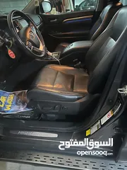  12 تويوتا هايلاندر 2019 لميتد بلاتينيوم فل كامل 4 كميرات و 7 مقاعد بانوراما توب نظافة