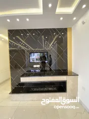  15 شقة ارضية على شارعين207 م داخلي 60م تراس امامي بتشطيب فاخر 3 نوم 2 ماستر مرج الحمام