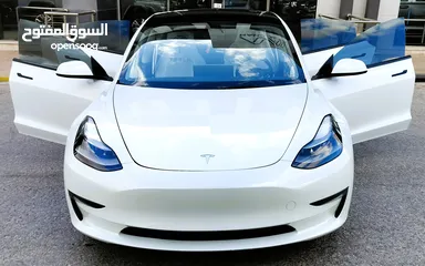  12 تيسلا 2022 model 3 بحالة الوكالة فحص كامل اوتوسكور +B لون مميز في الحرة للبيع بسعر لقطة ومحرووووق