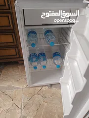  1 ثلاجه مكتبيه