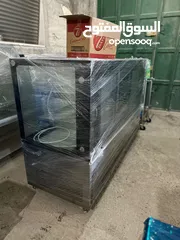  9 عدة محل  كاملة مع طاولات وكراسي للبيع