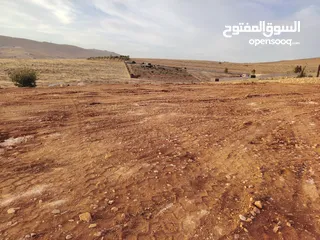  11 اقل سعر ب المنطقة ارض مميزه 3 دونمات ونصف قرب اتستراد جرش سهليه جاهزه للبناء والزراعه