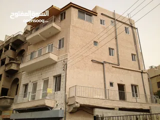  6 عماره للليع  في جبل عمان قرب شارع الرينبو والجامعة المانيه من المالك مباشرة