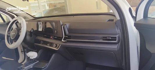  5 KIA Sportage SUV-2023 _White (Negotiable)