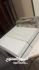  2 للبيع: جهاز PlayStation 4 – إصدار Glacier White – بحالة ممتازة