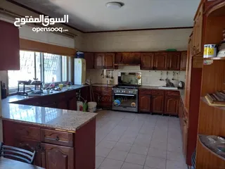  5 فيلا مستقلة للبيع في ام السماق