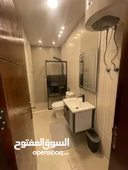  5 شقه استثمارية  للبيع او للايجار مفروش في الخامس - ref : 14676