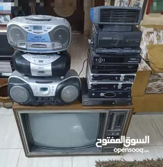  1 تلفزيون خشب قديم