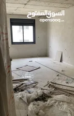  3 مكتب تجاري موقع مميز وحيوي جداً