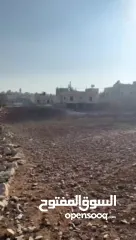  13 قطعة أرض مستوية مميزة قُرب بيت ساحور و تبعد 7 دقائق عن مزموريا قُرابة الدونمين ( 1940 م2 ) منطقة أ