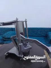  3 مكينة فرم بطاطا و غيرها من الاطعمة للبيع بسعر جيد و مناسب للجميع . غير مستعملة ما زالت جديدة .