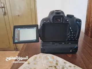  4 كاميرة كانون 700 d فل hd.