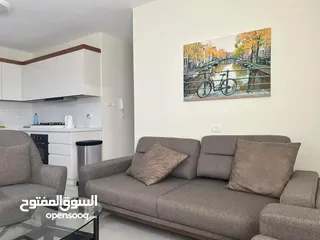  4 شقه مفروشه للايجار فرب دوار الساعه ومنتزه رام   الله