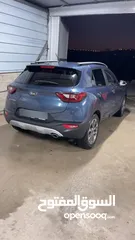  3 Kia stonek