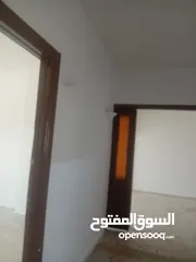  18 شقه للايجار