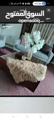  3 طاولة وسط كبيرة مربعة خشب ثقيل وطاولة شاشه نفس اللون طقم خشيب ثقيل وليس تجاري