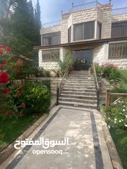  2 دابوق فيلا 600م مستقله قرب القصور الملكيه موقع مميز جدا ذات إطلاله مميزه بسعر مغري