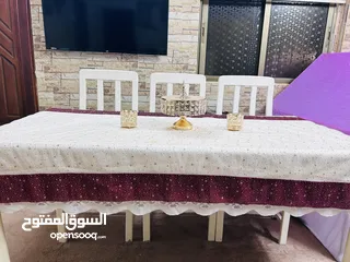  4 شراشف سفرة فاخرة جدا مع فروة لون ابيضّ بسعر مغري