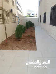  1 شقة طابق ارضي مع ترس على مستوى الشارع في ابو نصير  