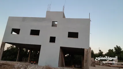  1 بيت للبيع مع حديقة موقع هادئ وجميل