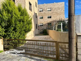  15 شقة فارغة للإيجار في عمان منطقة.ام اذينه منطقة هادئة ومميزة جدا