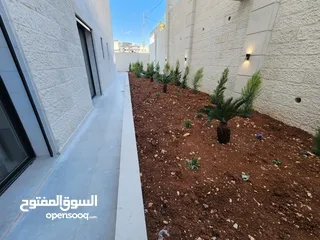  2 شقة طابقية فاخرة للبيع في عبدون  ref : 14383