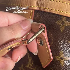  5 شنته و حقيبه لويس فيتون كوبي ماستر
