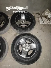 2 جنط للبيع ثلاث فراشات