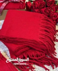  4 سكارف احمر مثالي لايام الشتاء