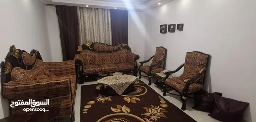  1 طقم كنب كلاسيك مع طاولات