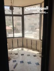  3 شقه للبيع طابق اول 200