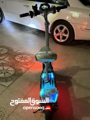  1 سكوتر كهربائي
