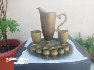  7 تحف ونحاسيات