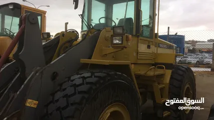  23 Volvo L90C
