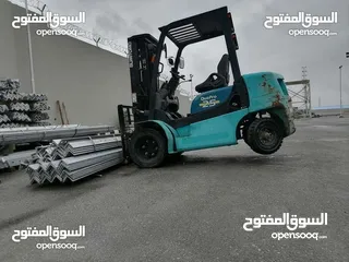  10 خدمة تأجير رافعات شوكية مع سائق او بدون خدمة تنزيل جميع انواع البضائع تحت اشراف كادر مخصص