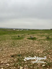  8 ارض مفروزه للبيع،  من المالك مباشره تصلح لعمل مزرعه