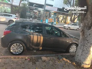  3 سيارة اوبل استرا