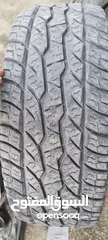  5 طقم كوتشوك و جنط مقاس 275/65/18 كوتشوك نص عمر نوع ماكسس AT للبيع بسعر 250 دينار