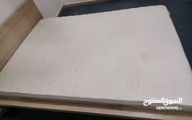  8 سرير إيكيا قياس 200/160 مرتبه ايكيا طبقة لبادة ايكيا وحده ادراج ارتفاع 80سم عرض 81 سم طاولة شاشة ايك