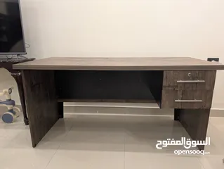  1 مكتب خشبي مع أدراج شامل التوصيل